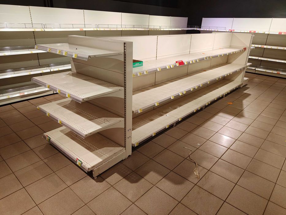 Торгові стелажі б у, стелажі металеві бу, стелажі для магазину бу
