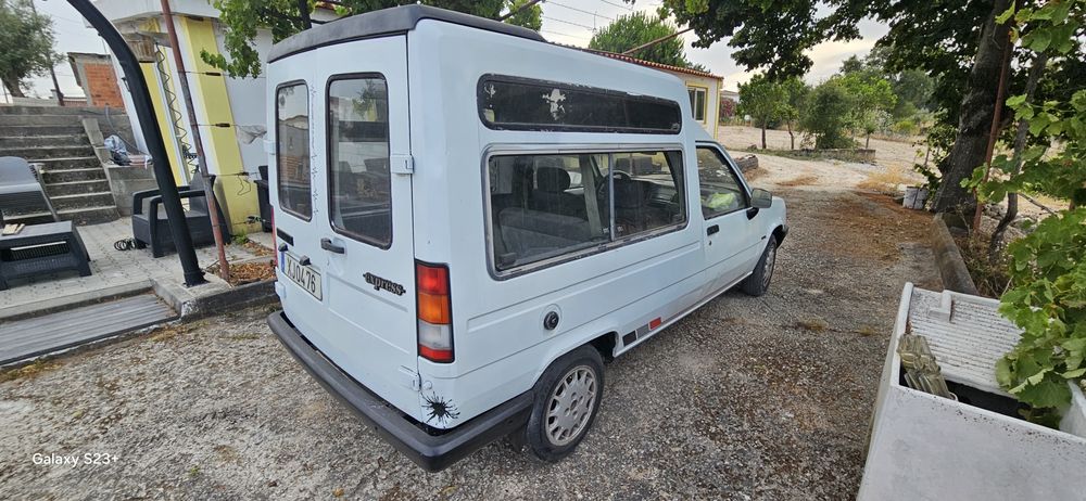 Vendo Carrinha 5 lugares e Carga