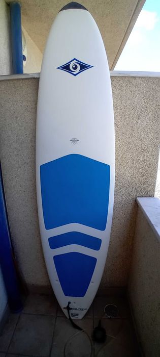 Kit Surf Completo: Prancha Bic 7.3 + Fato 4/3 + 2 Capas