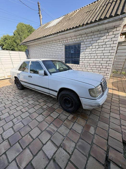 Продам Мерседес 124 дизель 2.0