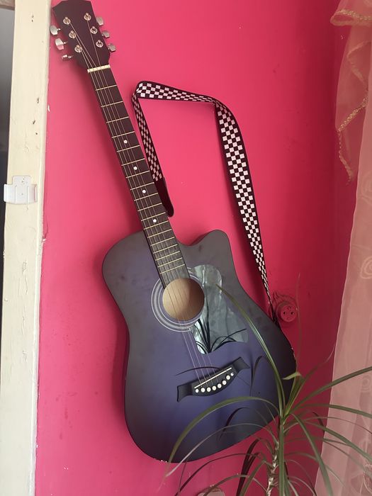 Продам гитару акустическую