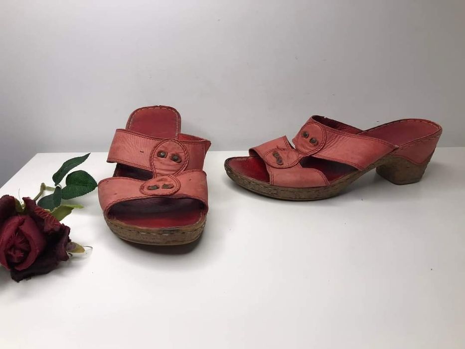 Klapki skorzane Tamaris  Rozmiar 39