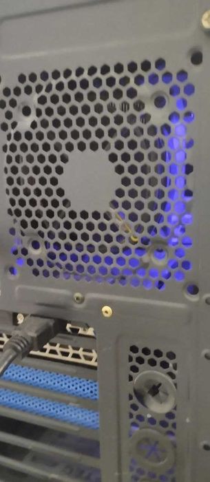 Komputer gamingowy + monitor msi 24 cale