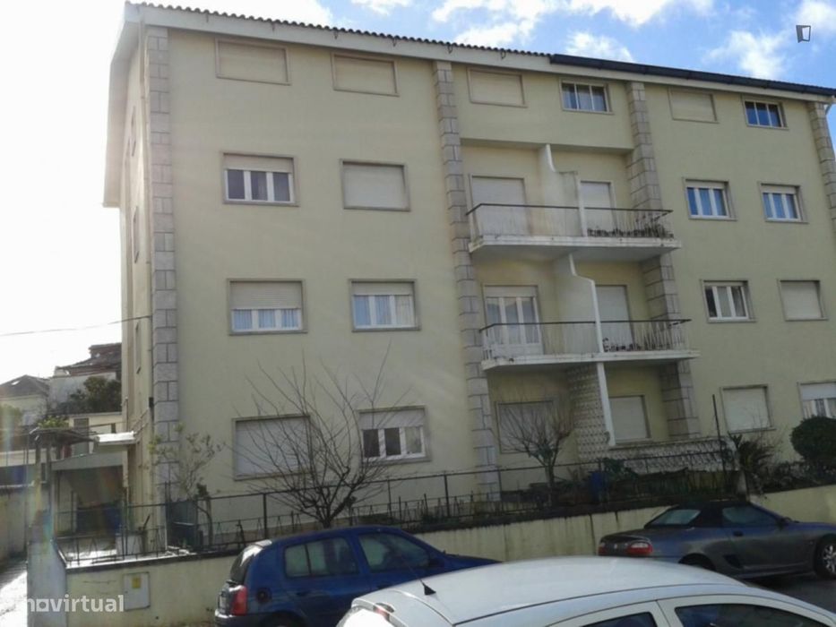 Quarto - localizado em Montes Claros Coimbra