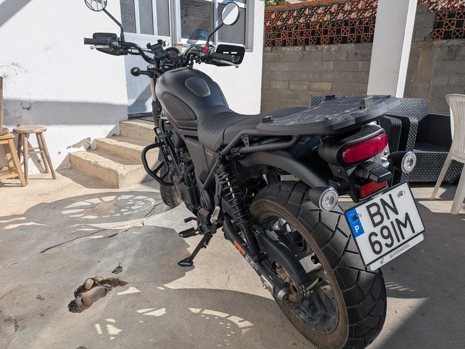 Honda CL 500 Setembro 2024 apenas 3687Km sistema localização MapIt (210€).  Mota de garagem como nova apenas um proprietário. Preço: 5,710€ sem extras