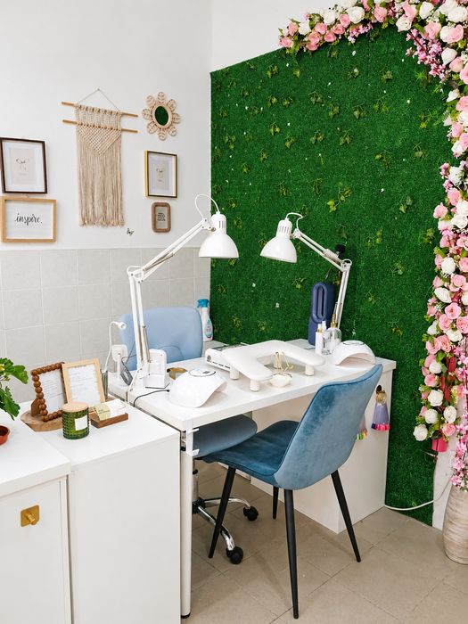Alugo Mesa de Manicure