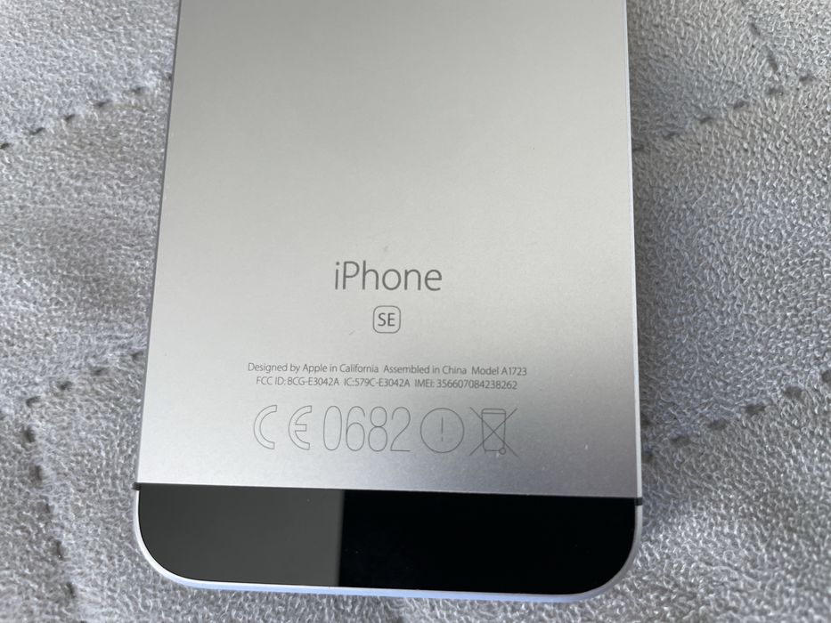 iPhone SE 128 GB + capa à prova de água
