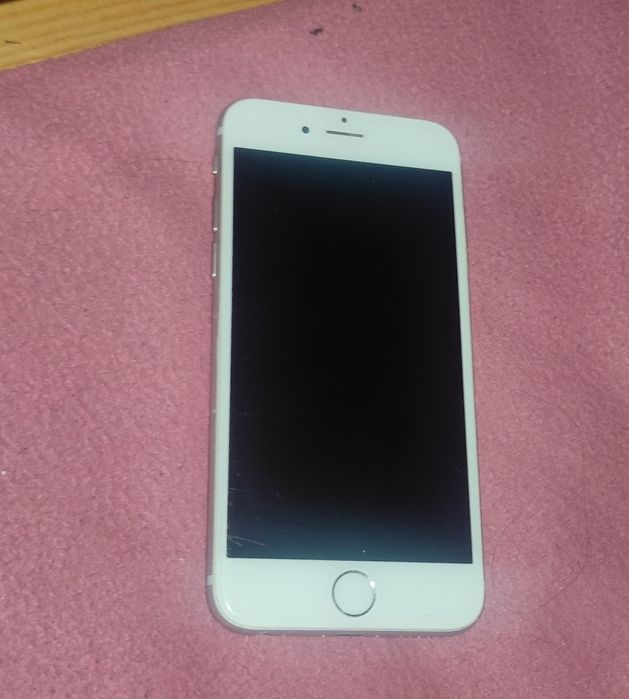 Smartfon iPhone 6S
