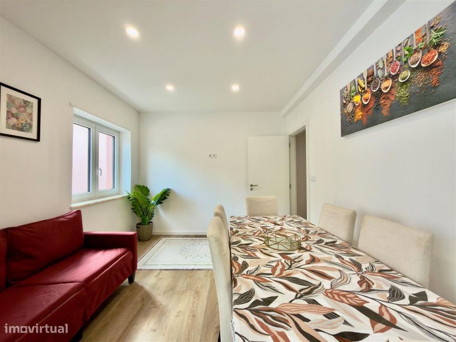 Apartamento T4 com garagem na Guarda Inglesa, Santa Clara