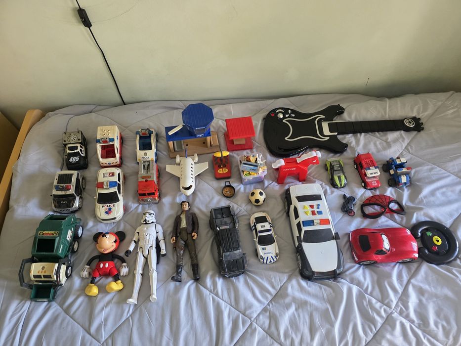 Vendo brinquedos menino