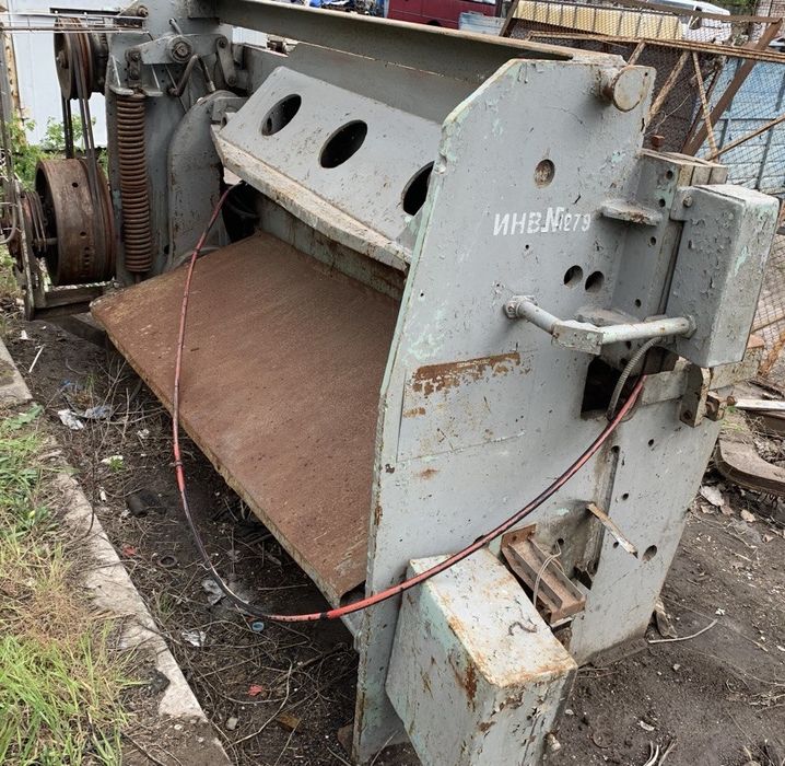 Гильотина пневмо механическая НД 3318