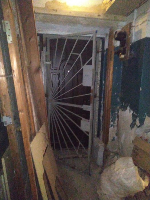 Свое нежилое помещение в жилом доме в центре.