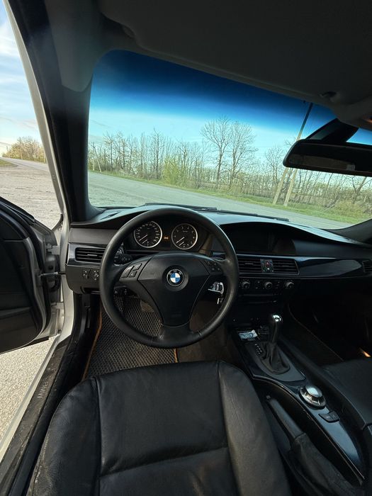 Продам БМВ Е61 525i