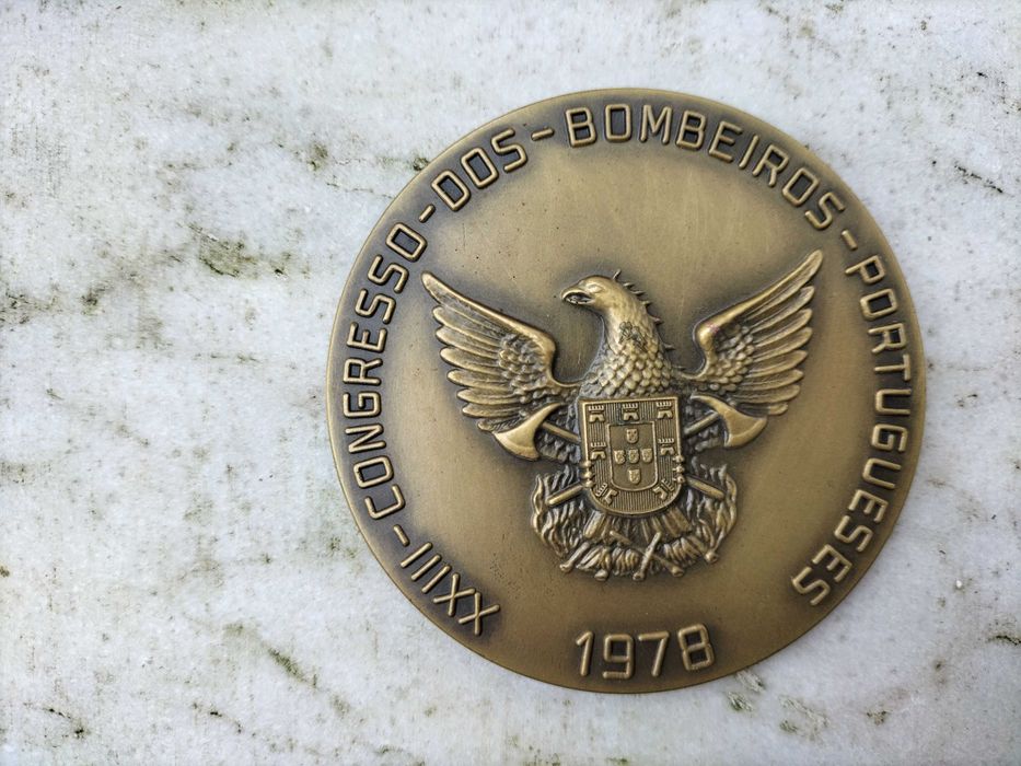 Medalhas alusivas a Congressos de Bombeiros.