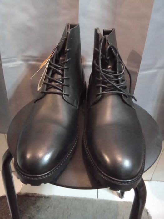 Botas homem 43/44 novas