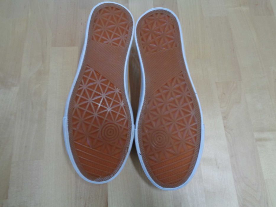 Ténis / Sapatilhas tipo All Star - Tam. 37 - Novos