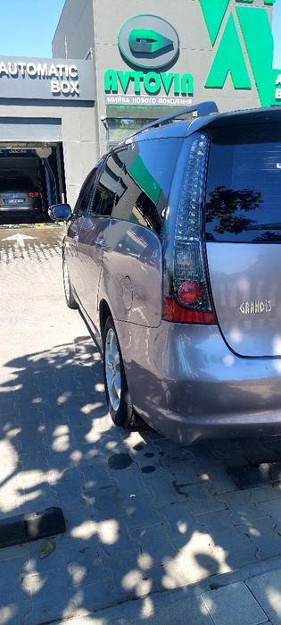 Мітсубісі грандіс в доброму стані