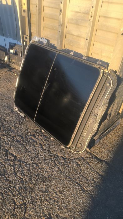 Ford F-150 Lightning панорама