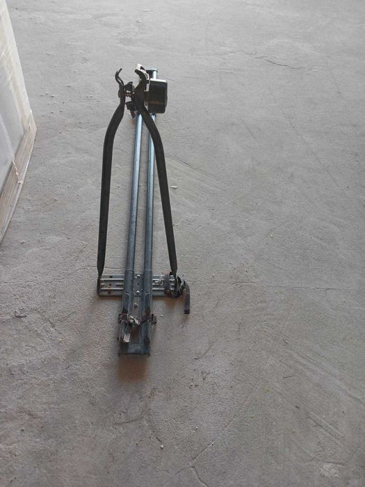 Кріплення для велосипеда на авто