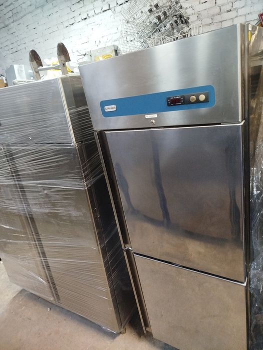 Професійна морозильна камера Alpeninox