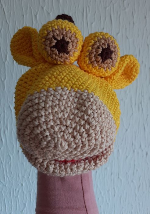 Fantoche de mão girafa, em crochet