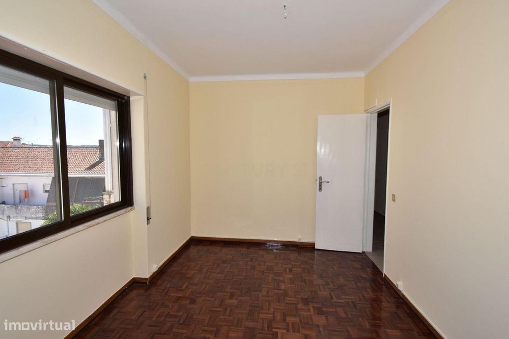 Apartamento T3 arrendado - para Investimento– Localização Central e Ót
