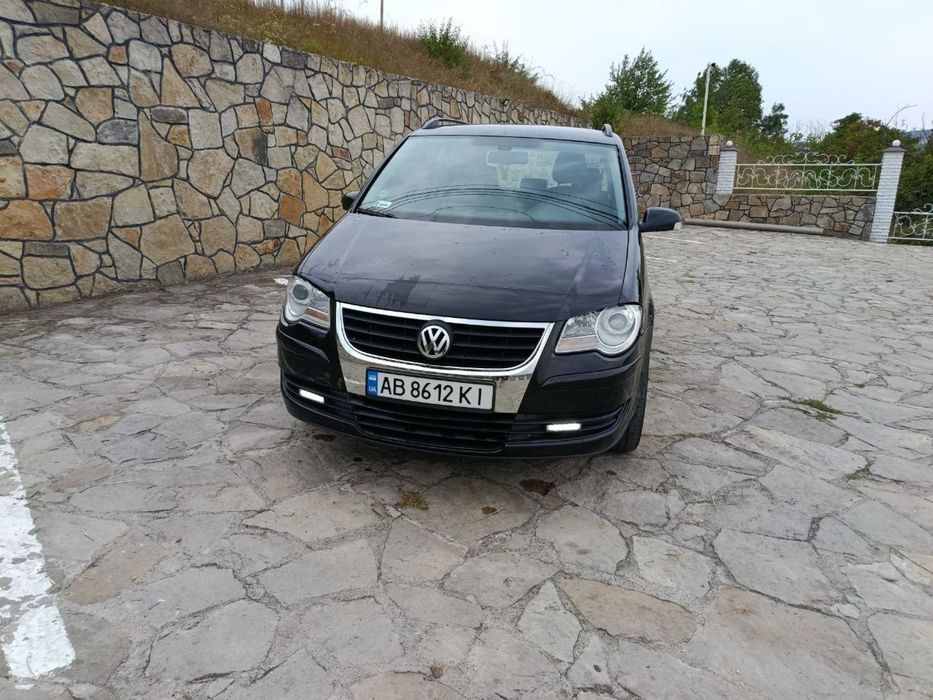 «Volkswagen Touran1.9 TDI — 6-ступ. механіка, 2008 рік,241 тис. км, максимальна комплектація, доглянутий, готовий до поїздок — $7000»