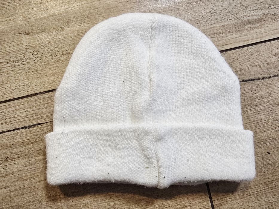 Nike biała czapka dla dziecka rozm.128-140