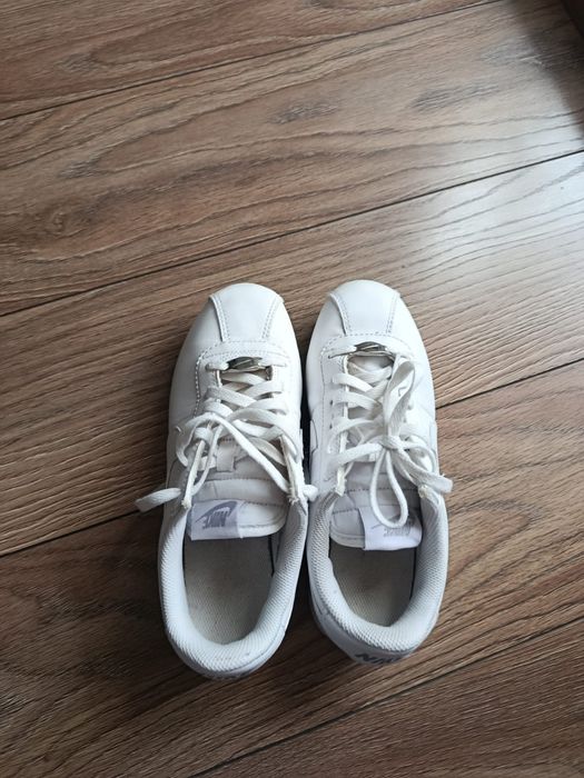 Buty Nike Cortez rozmiar  35 , białe