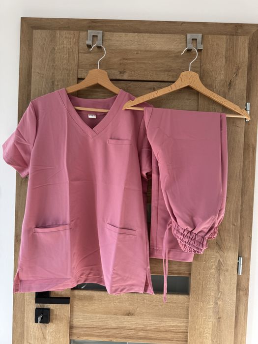 Komplet medyczny damski M scrubs uniform malinowy róż nowy