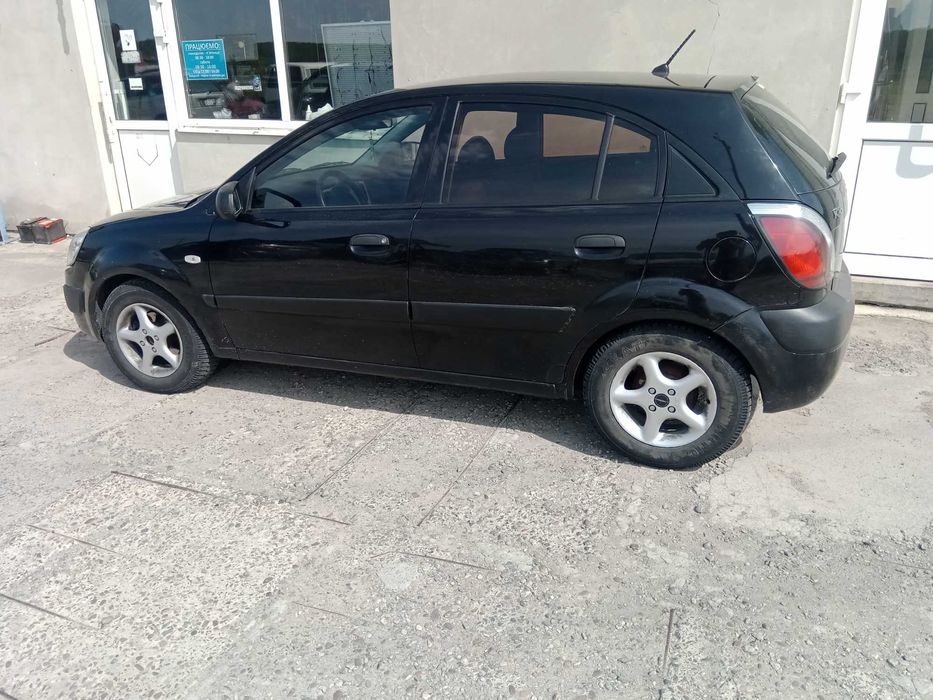 Продам Kia Rio 1,4 газ/бензин