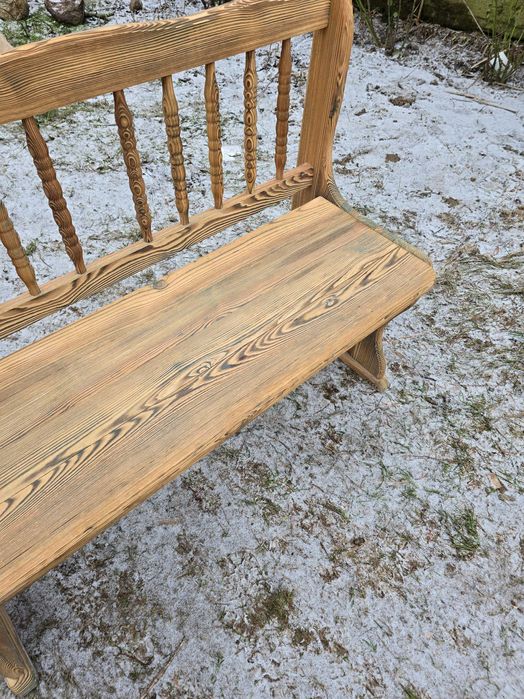 Laweczki sosnowe ze schowkiem.