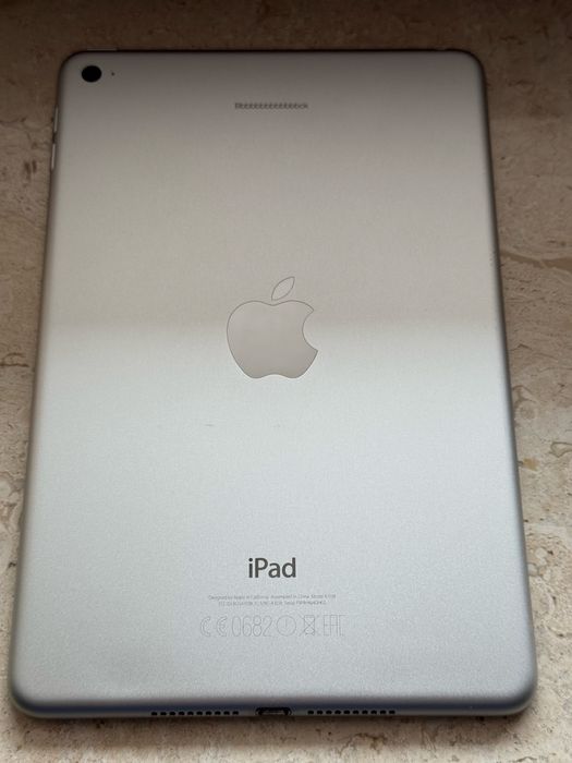 iPad Mini 4 8,9" biały (A1538)