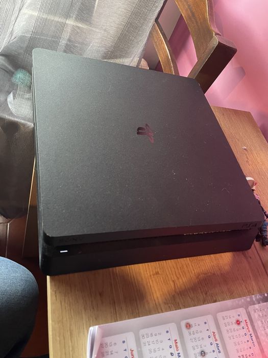 Ps4 + comando + jogos + carregador