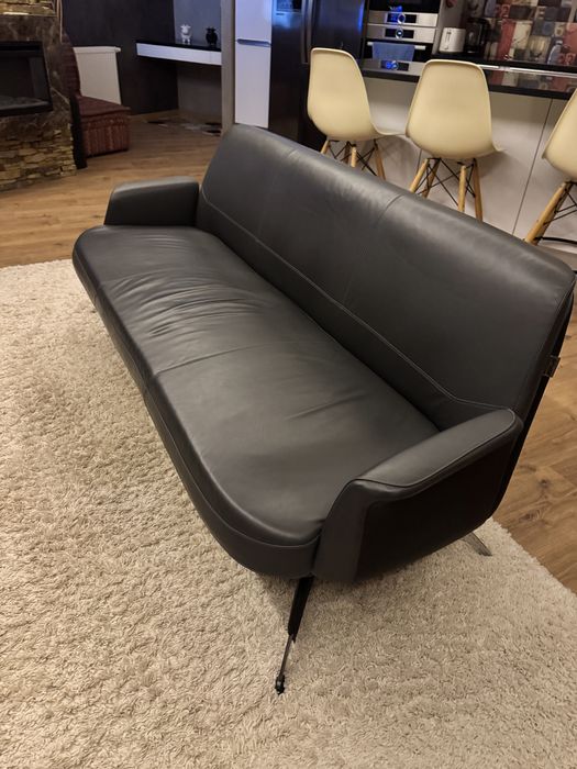 Продам диван кожаный