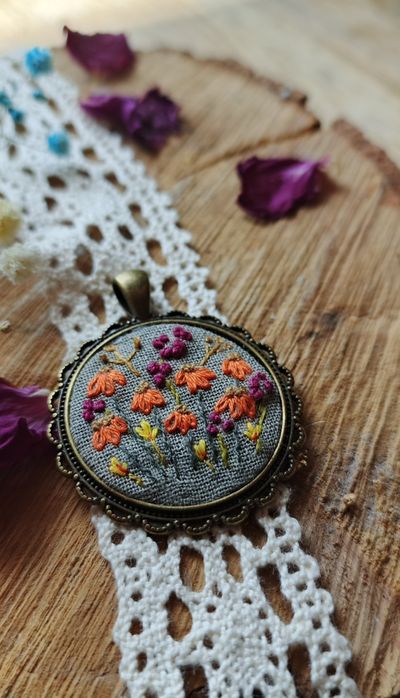Haftowana biżuteria - naszyjnik handmade