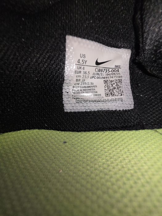 Баскетбольні кросівки  Nike Team Hustle D 10 36.5