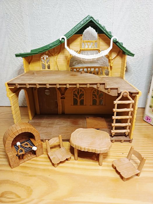 Sylvanian Families Epoch  Будинок на Озері Кролики фігурки
