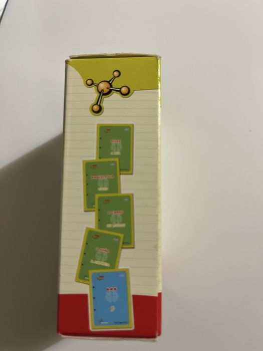 Jogo de cartas com perguntas super genio