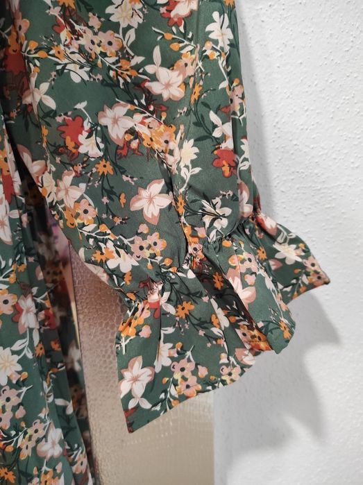 Vestido flores com etiqueta