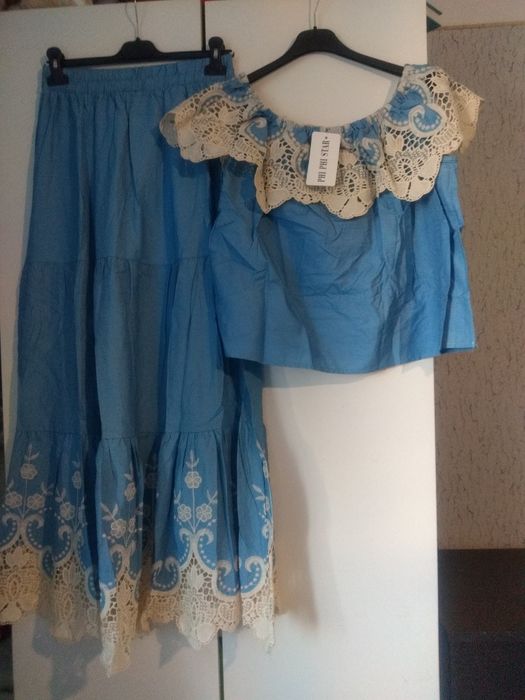 Nowy z metką piękny komplet ze spódnicą
