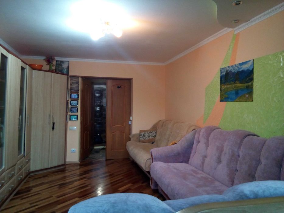 2-кімнатна квартира в центрі Долини • 2 поверх • техніка • меблі