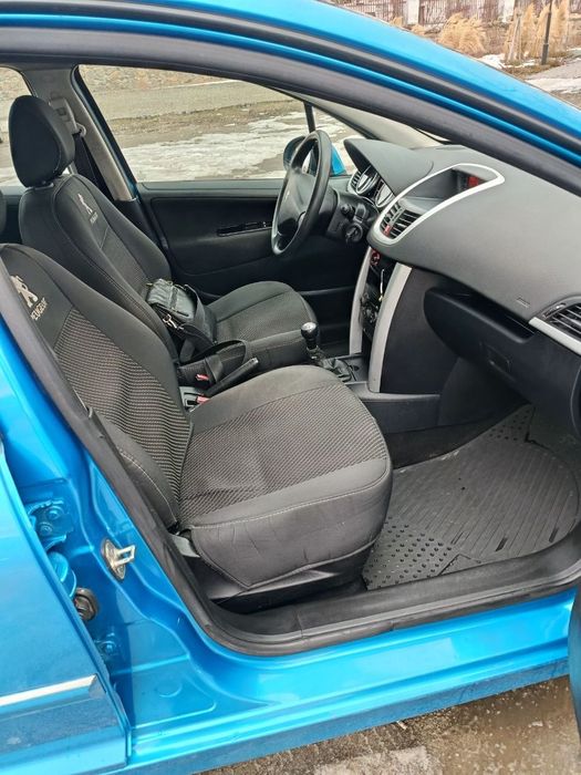 Автомобіль Peugeot 207 2012 рік