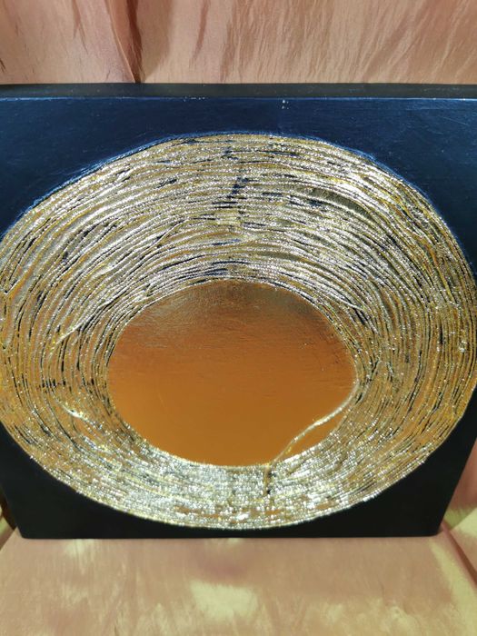 Сучасна картина  на холсті 40×40 см Точка відліку Золоте коло