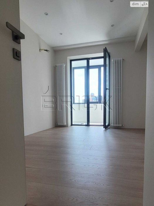 Продаж 3-к квартиру 101 кв.м Бульвар Лесі Українки 21а Ст. метро 5 хв. пішки
