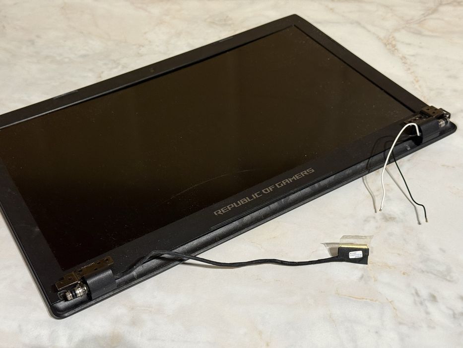 Klapa asus rog strix gl553 (pęknięta matryca)