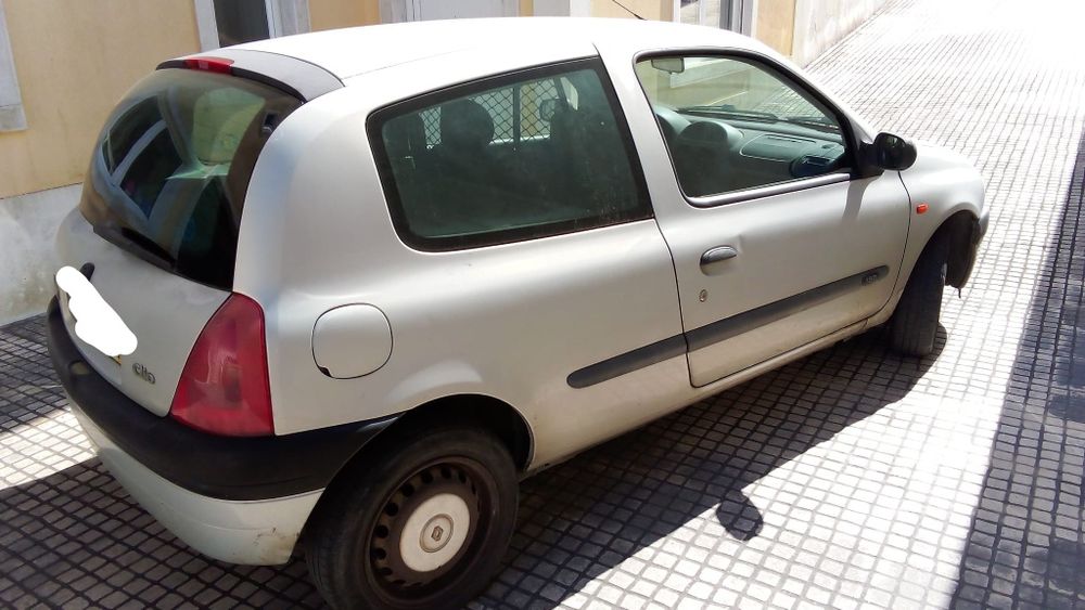 Renault Clio 1.9D Comercial (04/2000)