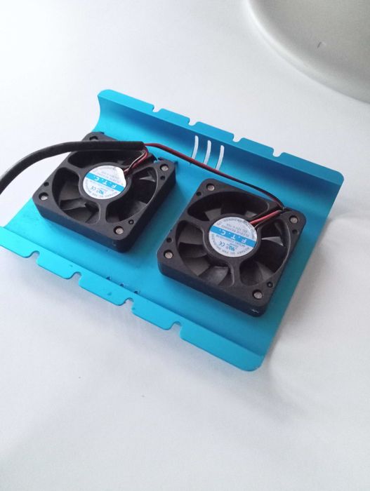 Hard Disk Heat Sink425178994018897920