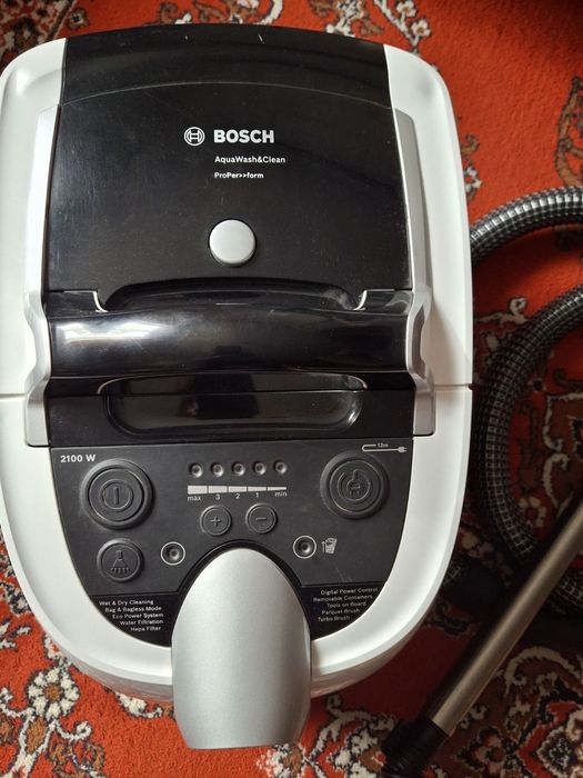 Миючий пилосос BOSCH BWD421PRO