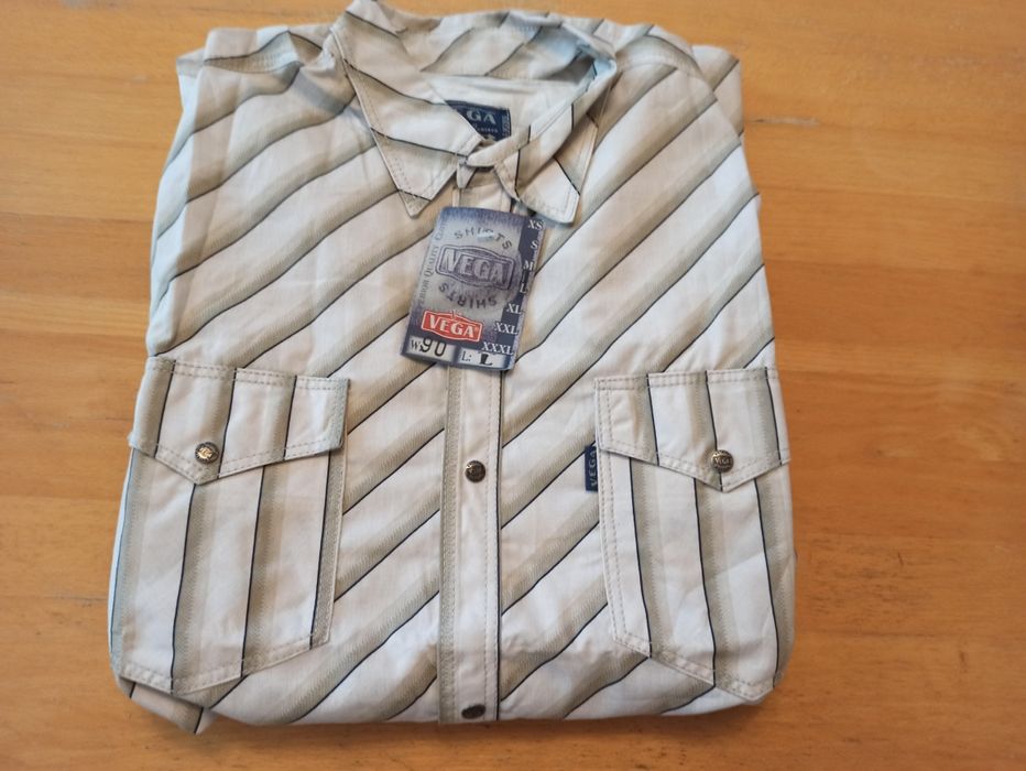 Koszula męska L/XXL, Vega, zapinana na zatrzaski.